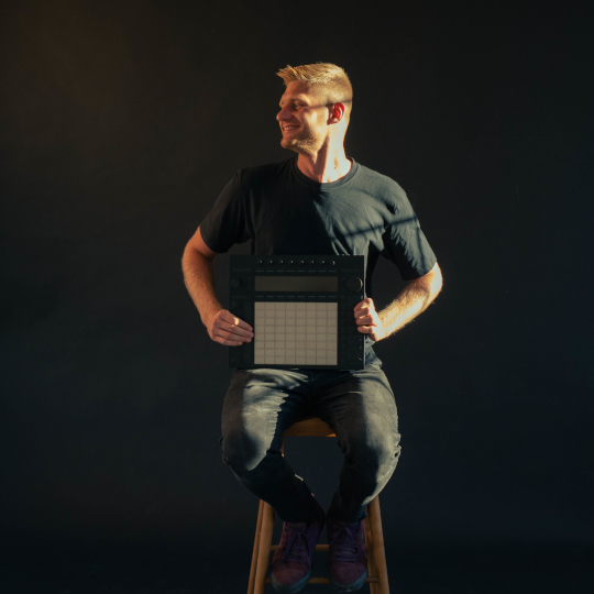 I_Hug_Speakers